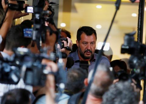 Matteo Salvini spricht am 12. August nach einem Treffen mit Lega-Vertretern zu den Medien