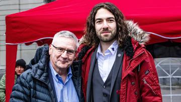 Andreas Glarner (SVP) und Nicolas Rimoldi (Mass-Voll) an einer Kundgebung im März 2023