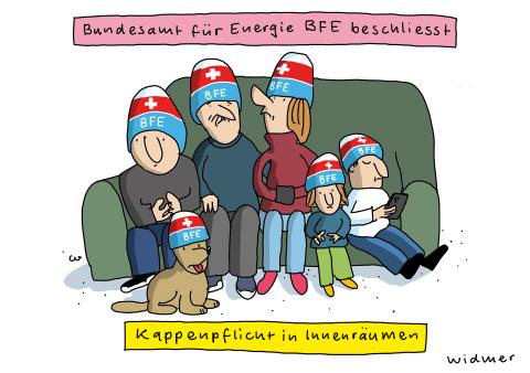 Comic von Ruedi Widmer: Eine Familie mit Hund sitzt mit Mützen mit BFE-Aufschrift auf einem Sofa (Legende: Bundesamt für Energie beschliesst: Kappenpflicht in Innenräumen)