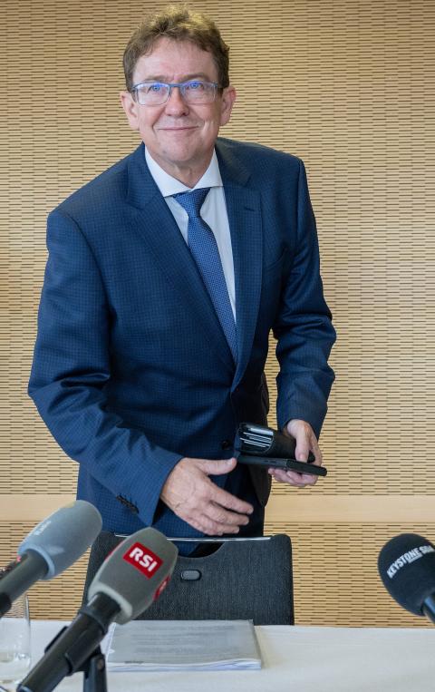 Albert Rösti an einer Pressekonferenz