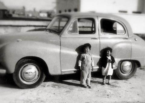 Samir als Kind mit seiner Schwester Hayath 1958 im Irak