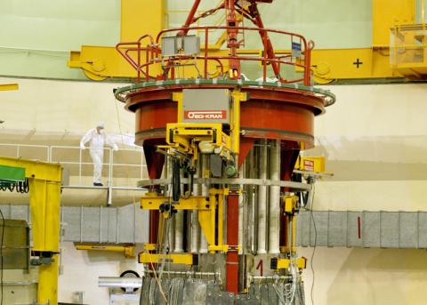 Druckgefässdeckel des Reaktordruckbehälters im Block II des AKWs Beznau