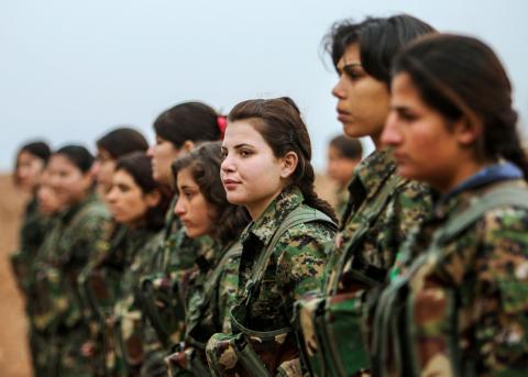 Soldatinnen der kurdischen Volksverteidigungseinheiten (YPG)