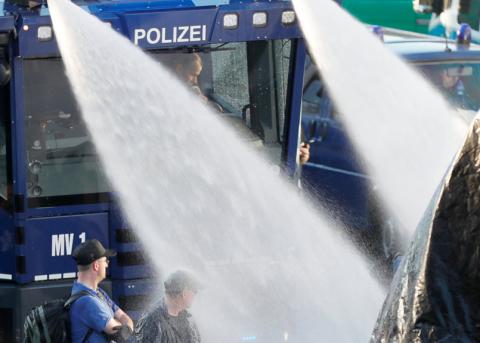 Wasserwerfer im Hamburger Schanzenviertel während des G20-Gipfel