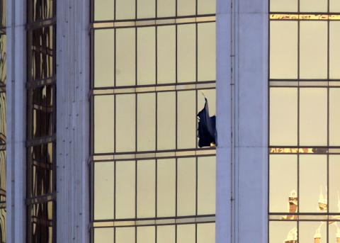 Das Fenster aus dem der Massenmörder von Las Vegas am 1. Oktober schoss.