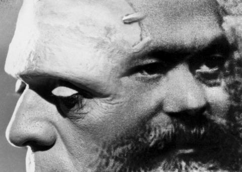 Januskopf-Montage: Frankenstein und Marx