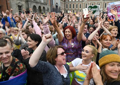 Feier in Dublin nach Bekanntgabe des Abstimmungsresultats