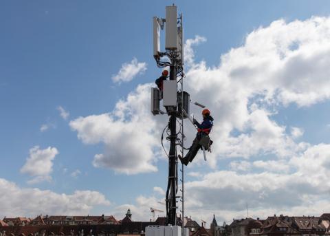 Installation einer 5G-Antenne der Swisscom in Bern