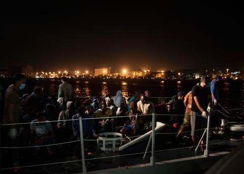 auf See abgefangene MigrantInnen welche zurück nach Libyen gebracht wurden