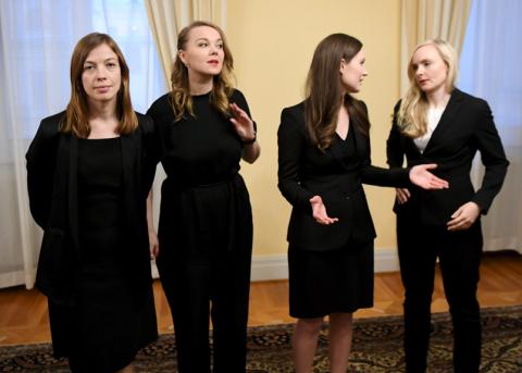Finnlands frisch gewählte Premier­ministerin Sanna Marin (Zweite von rechts) mit ihrer Regierung