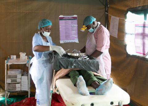 Medizinische Operation in einem Zelt in Malawi, Januar 2019