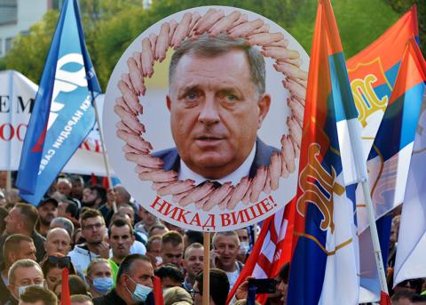 Demonstration gegen Milorad Dodik, den serbischen Präsidenten Bosniens, am 2. Oktober