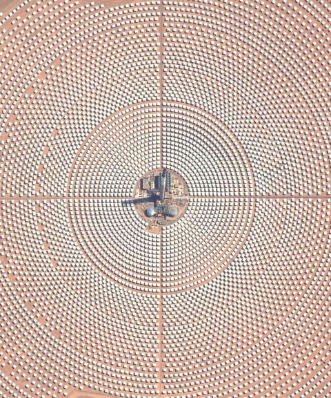 Luftaufnahme des Solarkraftwerk in Ouarzazate, Marokko