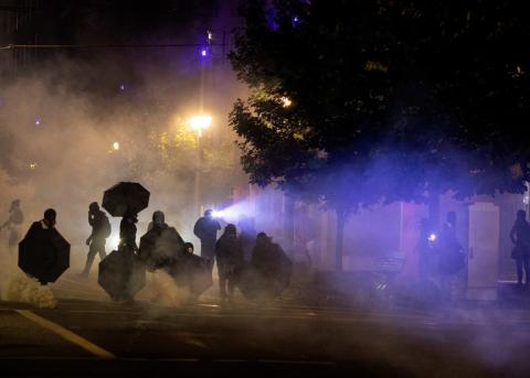 Tränengaseinsatz gegen DemonstrantInnen in Portland