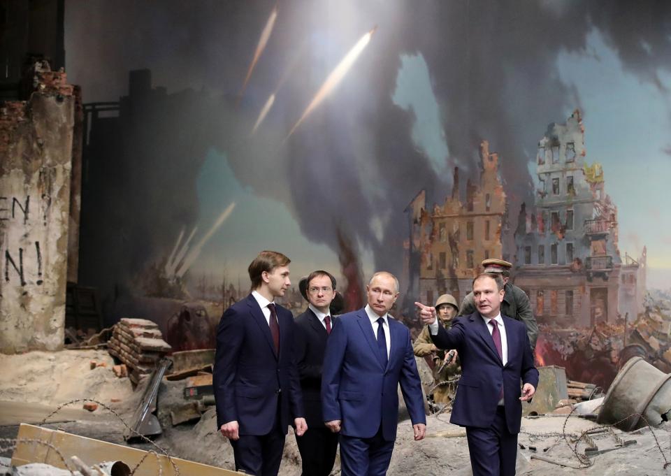 Wladimir Putin 2021 bei einem Besuch im Museum des Sieges in Moskau, das den Triumph der Roten Armee über Nazideutschland inszeniert