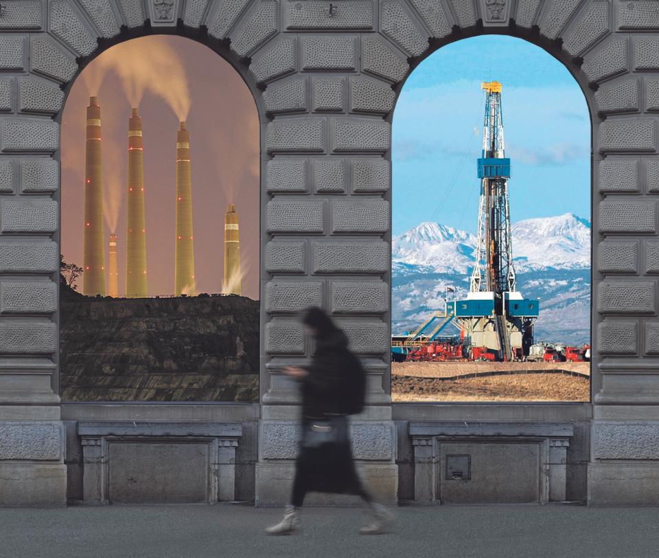 Fotomontage: Schaufenster beim CS-Hauptsitz in Zürich mit Fotos eines Kohlekraftwerk und einer Fracking-Bohranlage