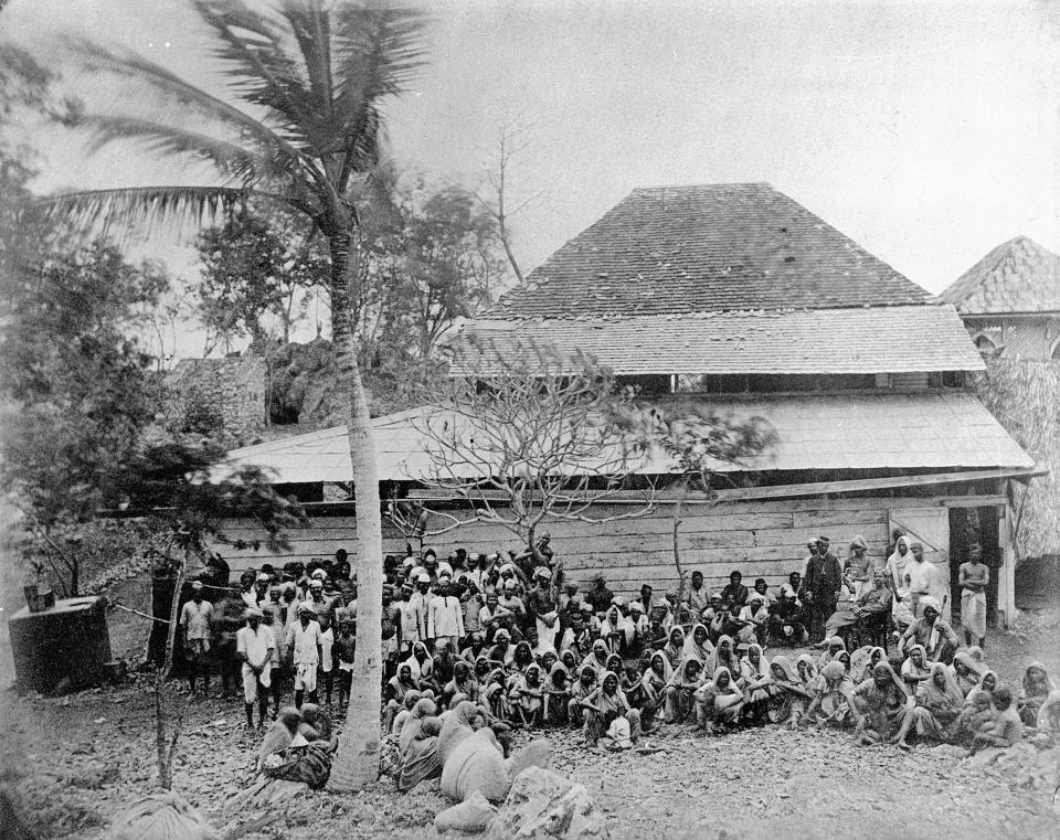 indische Arbeiter:innen nach der Ankunft auf Trinidad, 1891