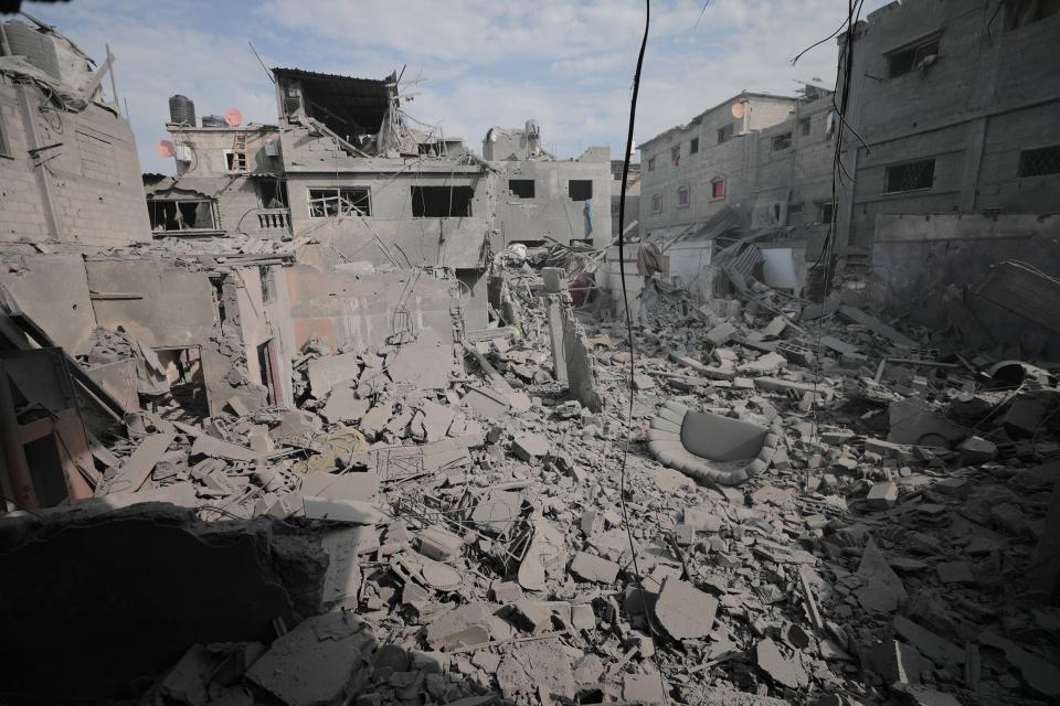 zerstörte Häuser im Flüchtlingscamp Bureidsch im Gazastreifen