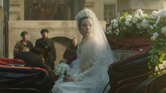 Filmstill aus «Tchaikovsky’s Wife»: eine Braut auf einer Pferdekutsche